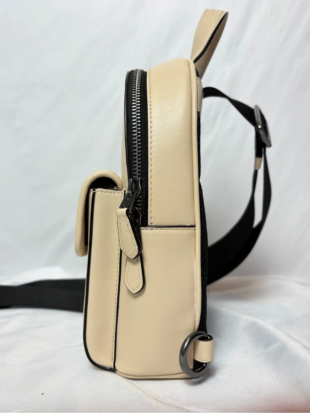 Coach Ivory Leather Small Turnlock Sling Backpack Crossbody Bag CAJ28